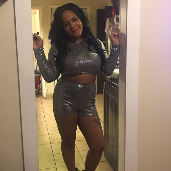 Meet your Posher, Ciera - Picture 2 of 4